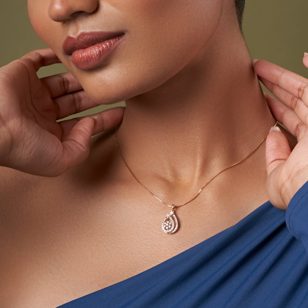 Daisy Diamond Pendant - zivar.in