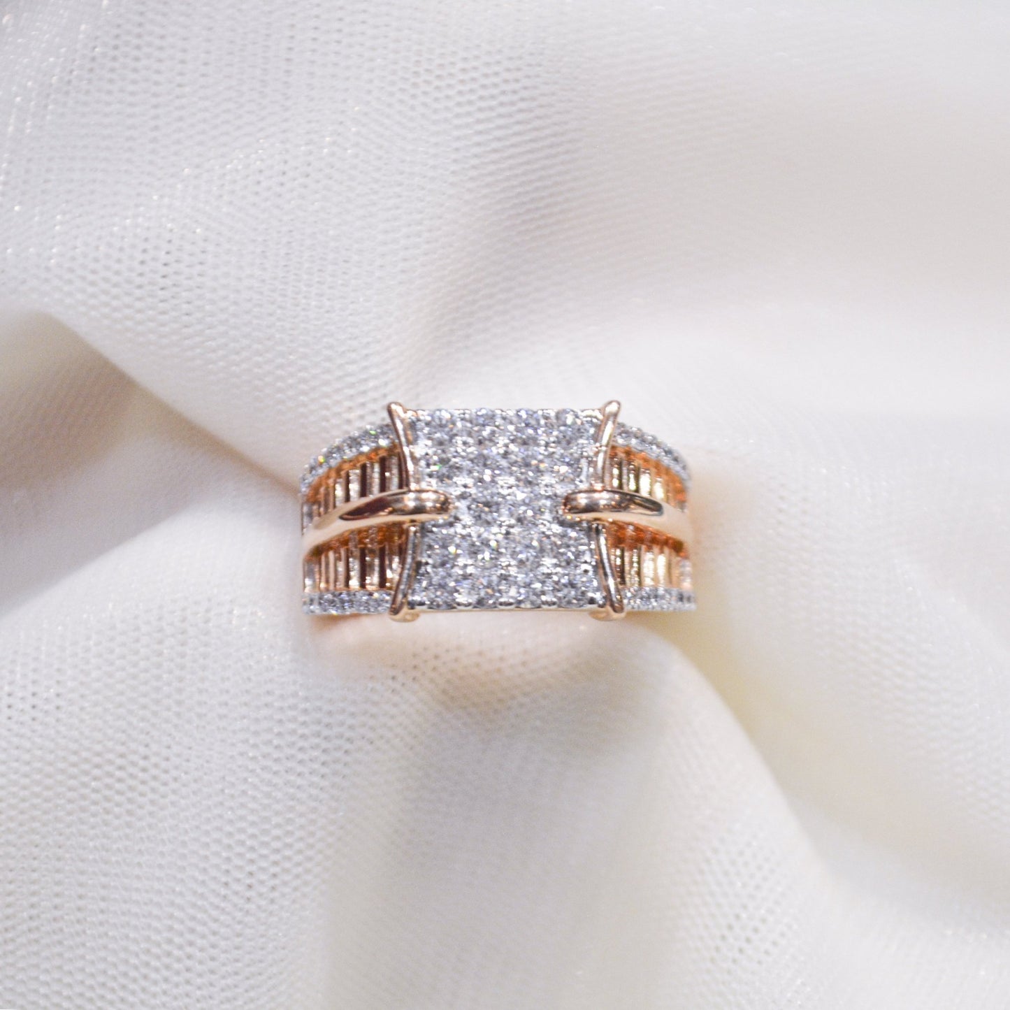 Leo Diamond Ring - zivar.in