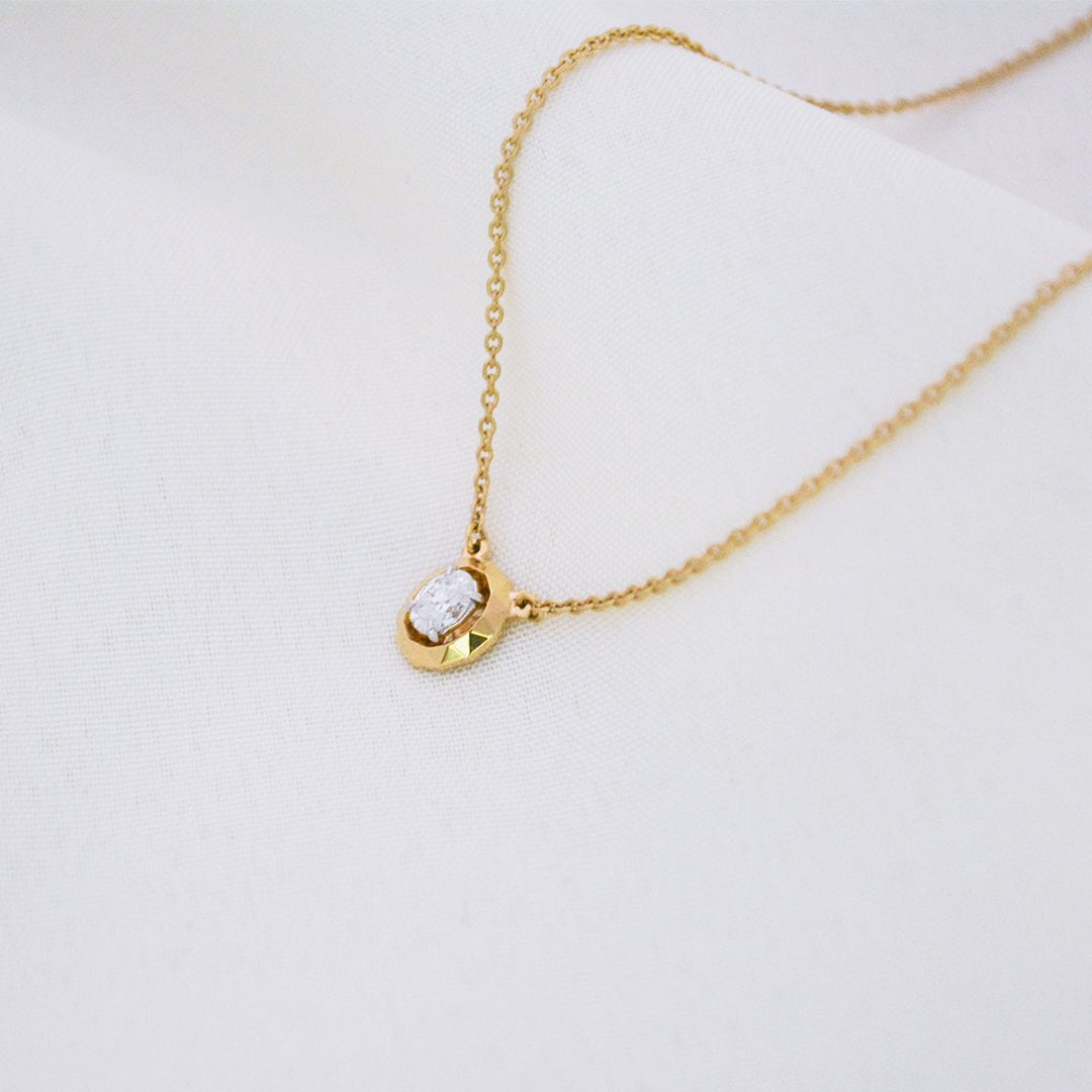 Oval Diamond Solitaire Neckpiece - zivar.in