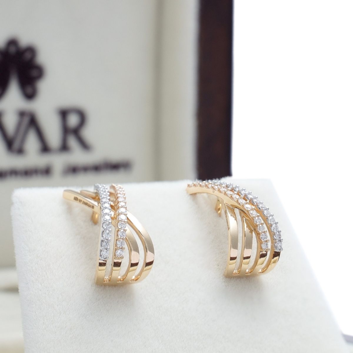Ellis Diamond Earring