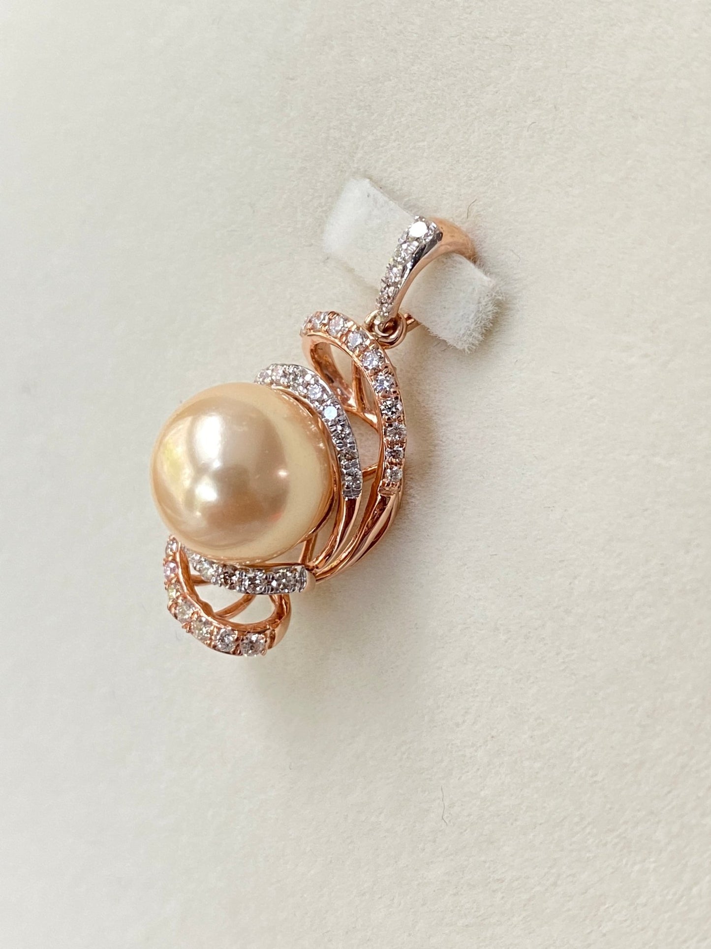 Hallie Diamond Pendant - zivar.in