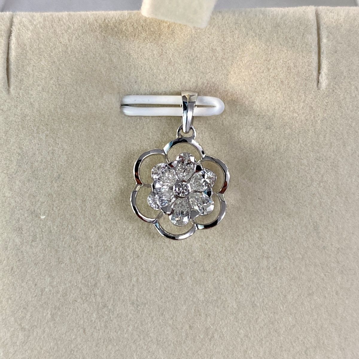 Kinslee Diamond Pendant - zivar.co