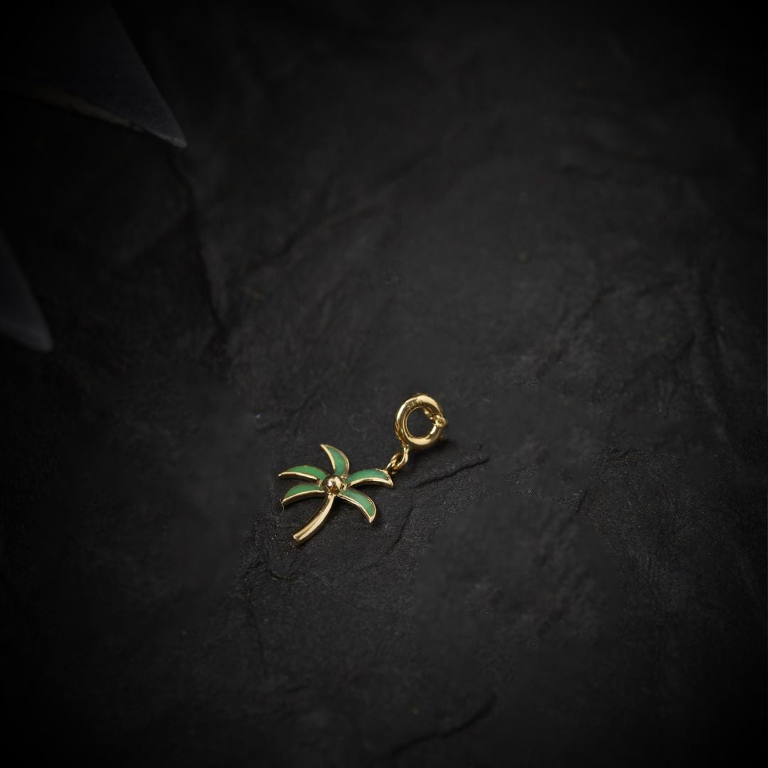 Leaf Gold Charm - zivar.in