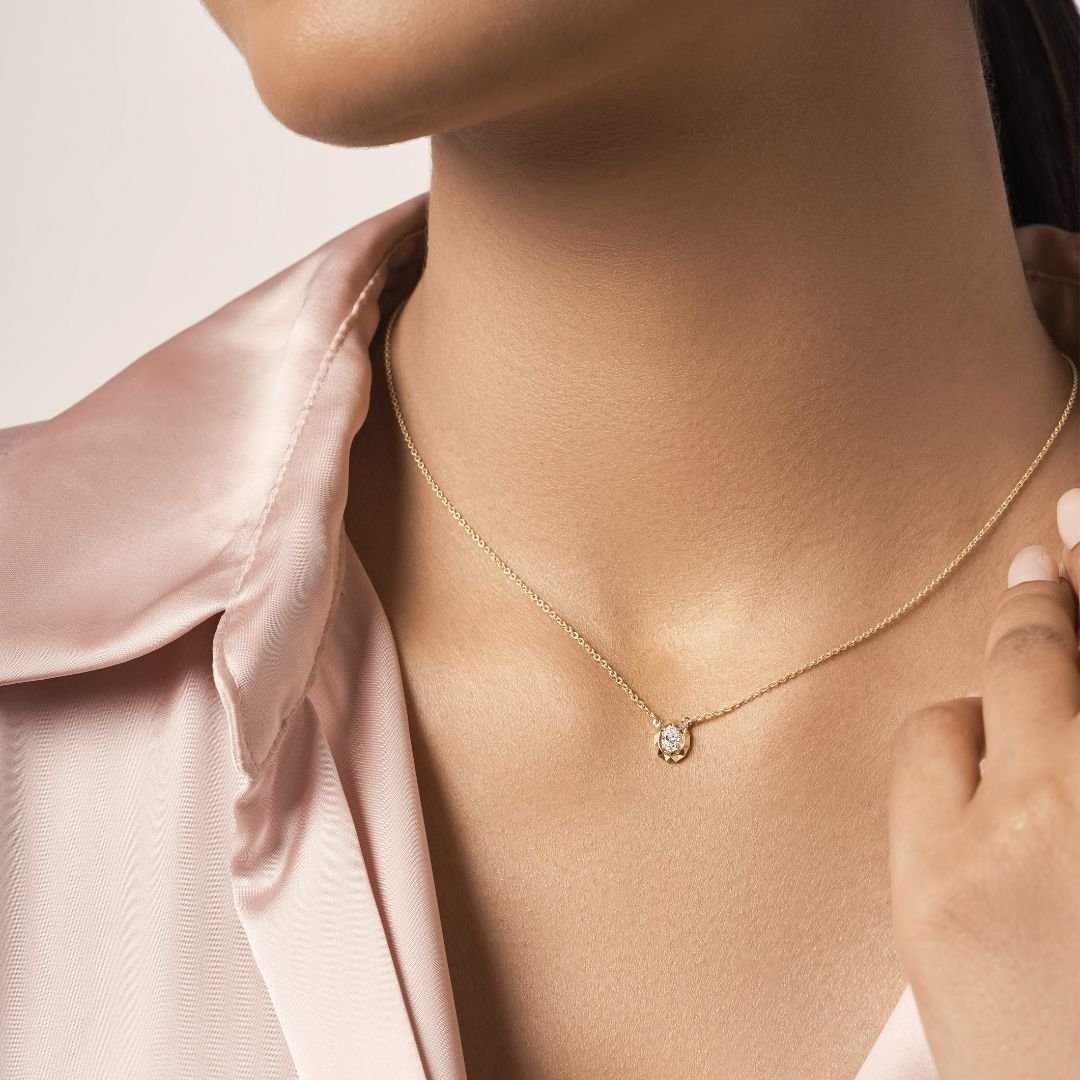 Oval Diamond Solitaire Neckpiece - zivar.in