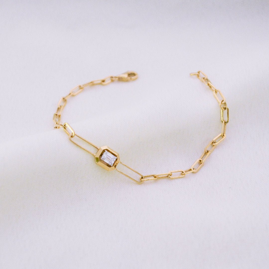 Emerald Diamond Solitaire Bracelet - zivar.in