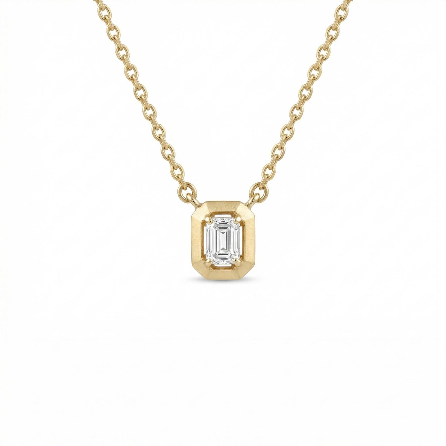 Emerald Diamond Solitaire Neckpiece