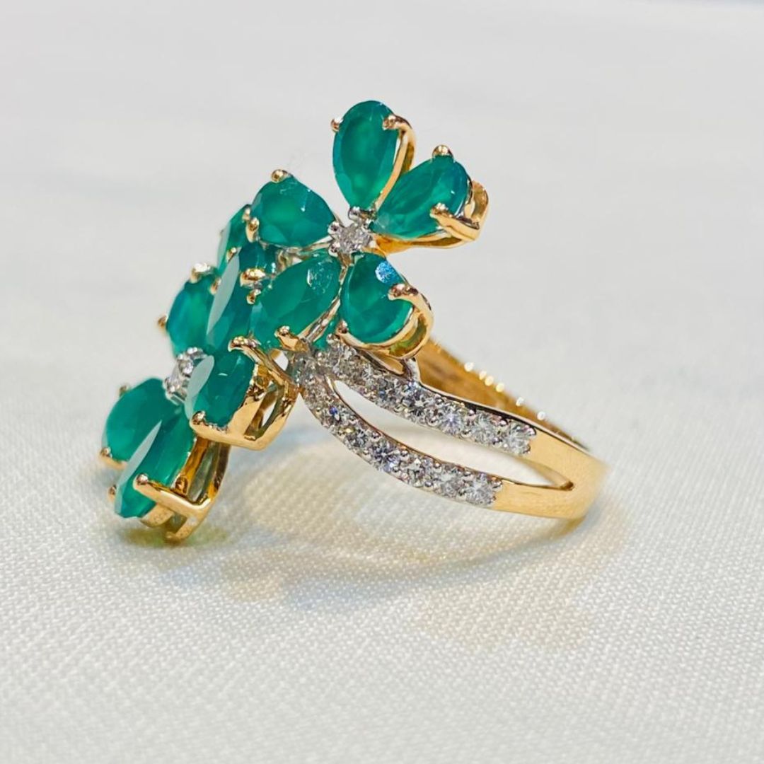 Royal Green Flower Diamond Ring - zivar.in